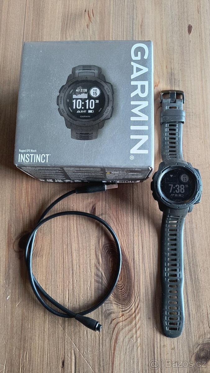 Chytré hodinky Garmin Instinct černé