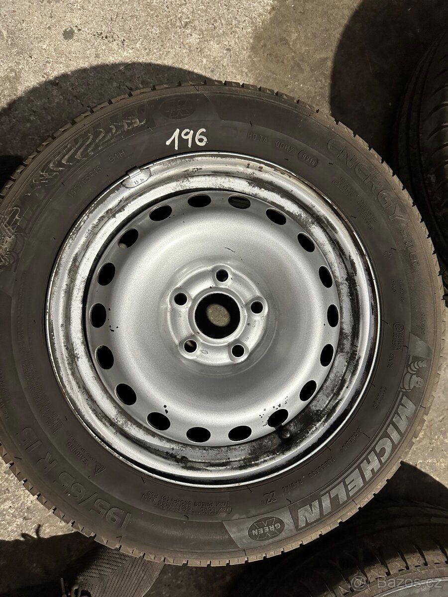 196 letní kola na Renault Kangoo