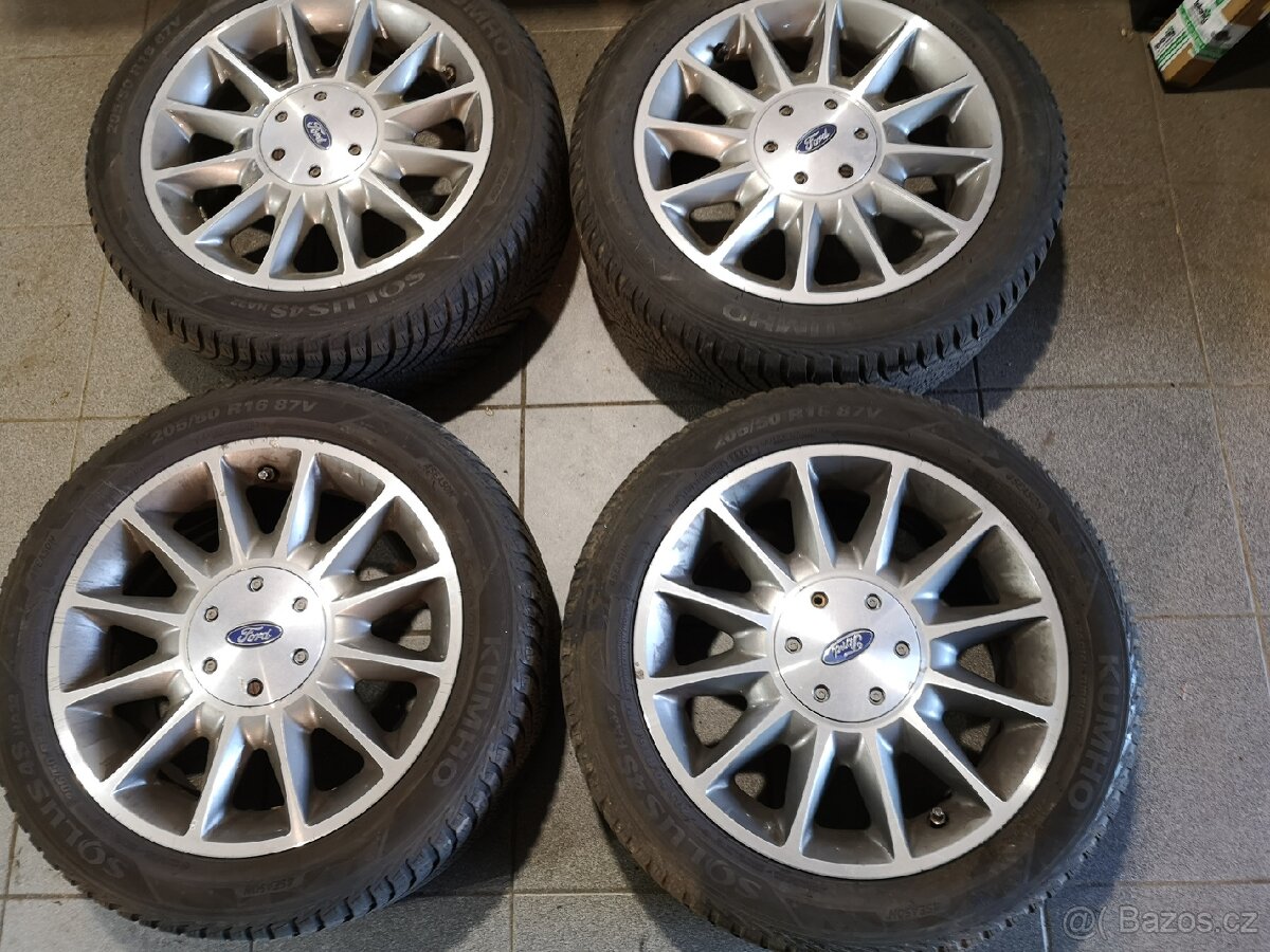 Ford Focus, Mondeo alu + celoroční 205/50/16.