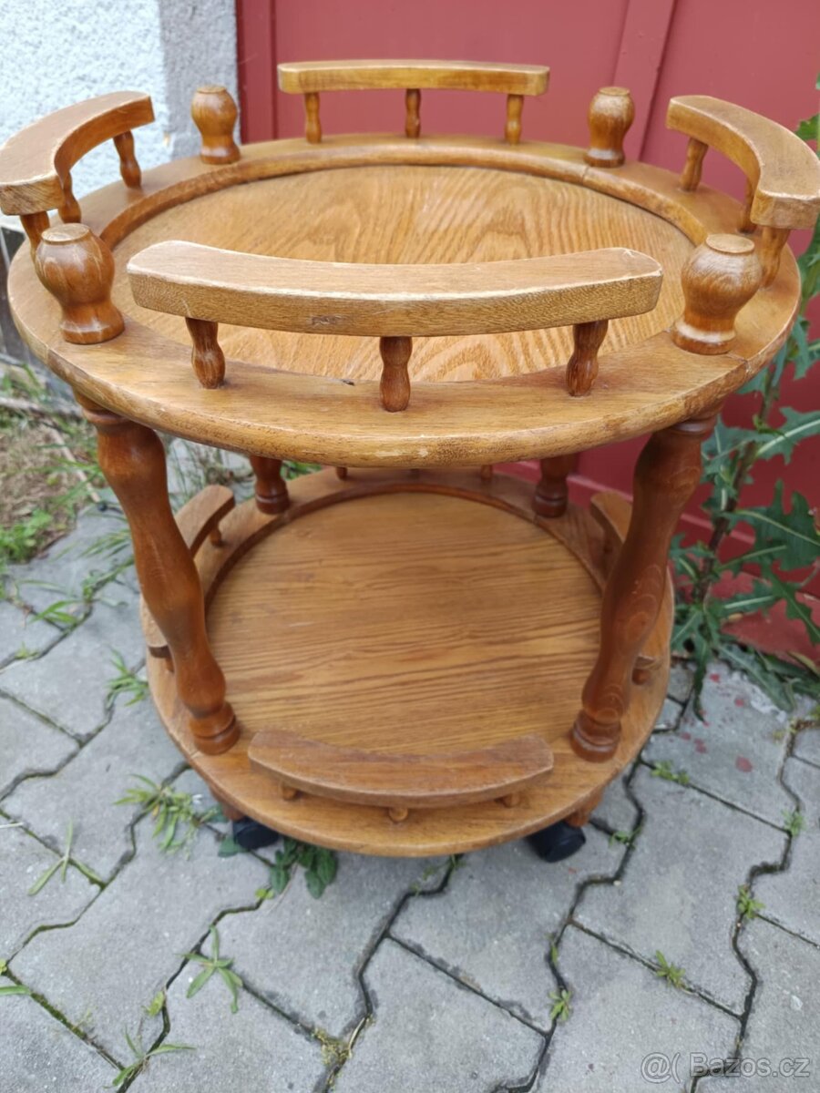 Barový stolek