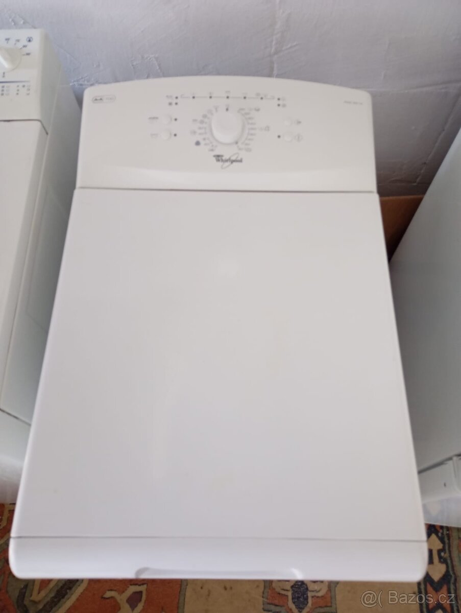 Vrchem plněná pračka Whirlpool – funkční, čistá