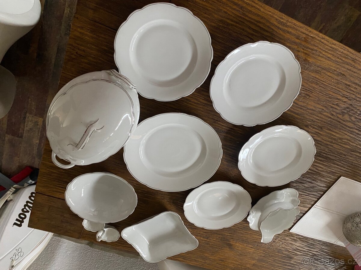 Porcelán starý, velice pěkný…..