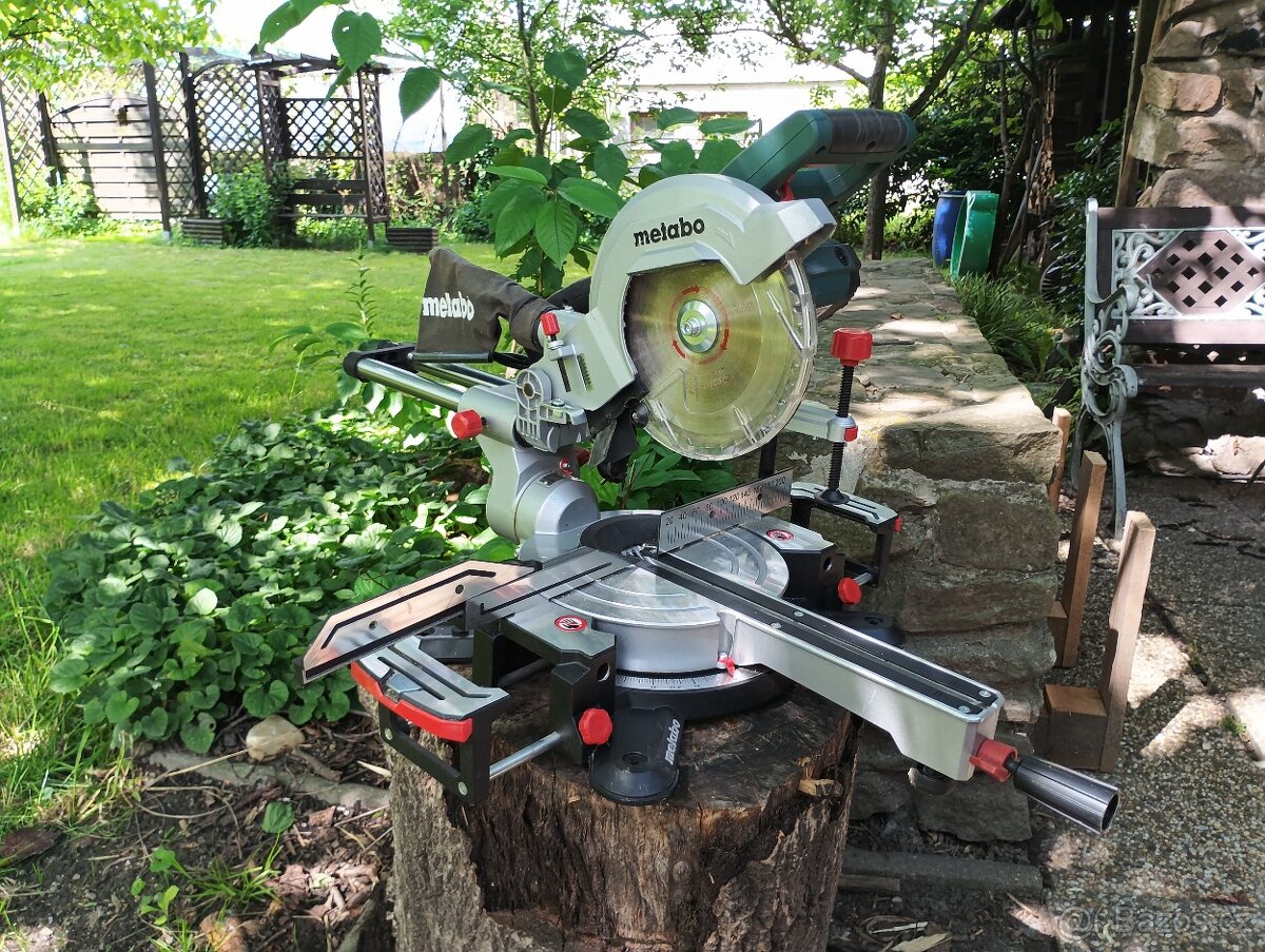 Pokosová pila Metabo KGS 216 M