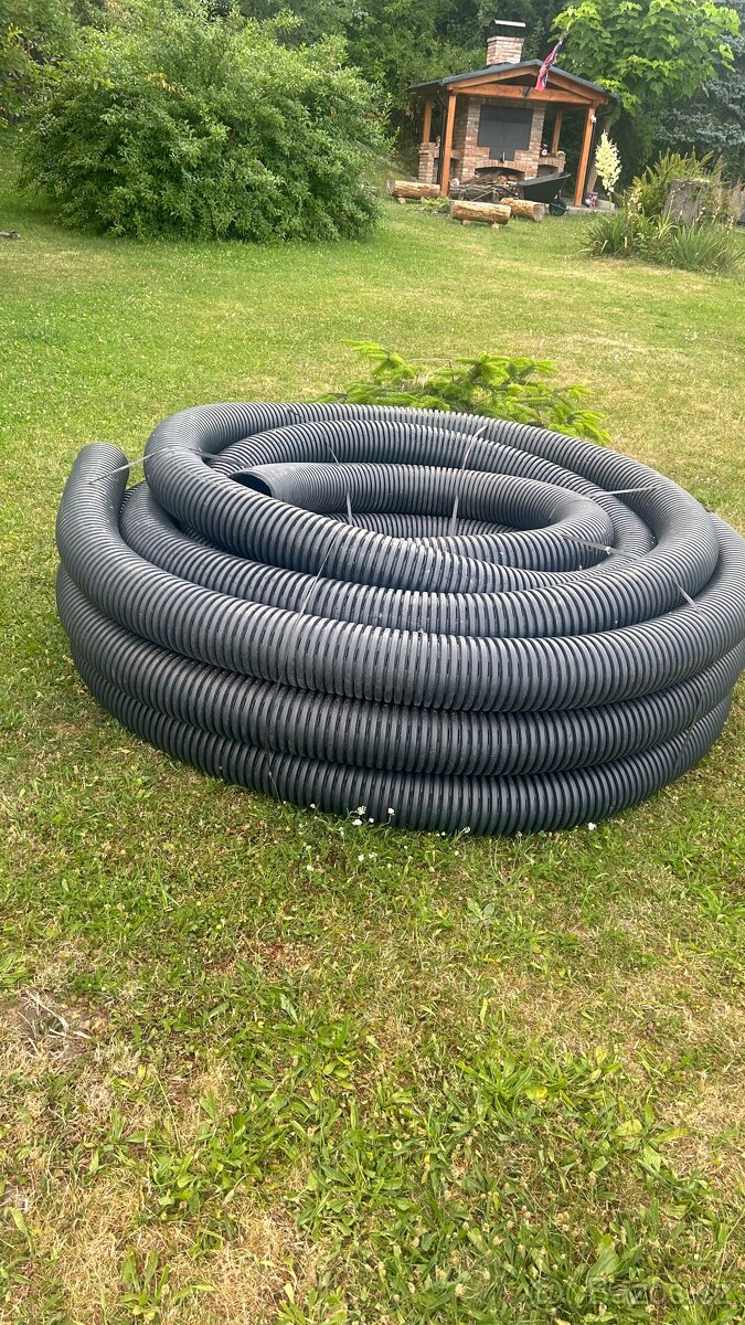 Drenážní trubka