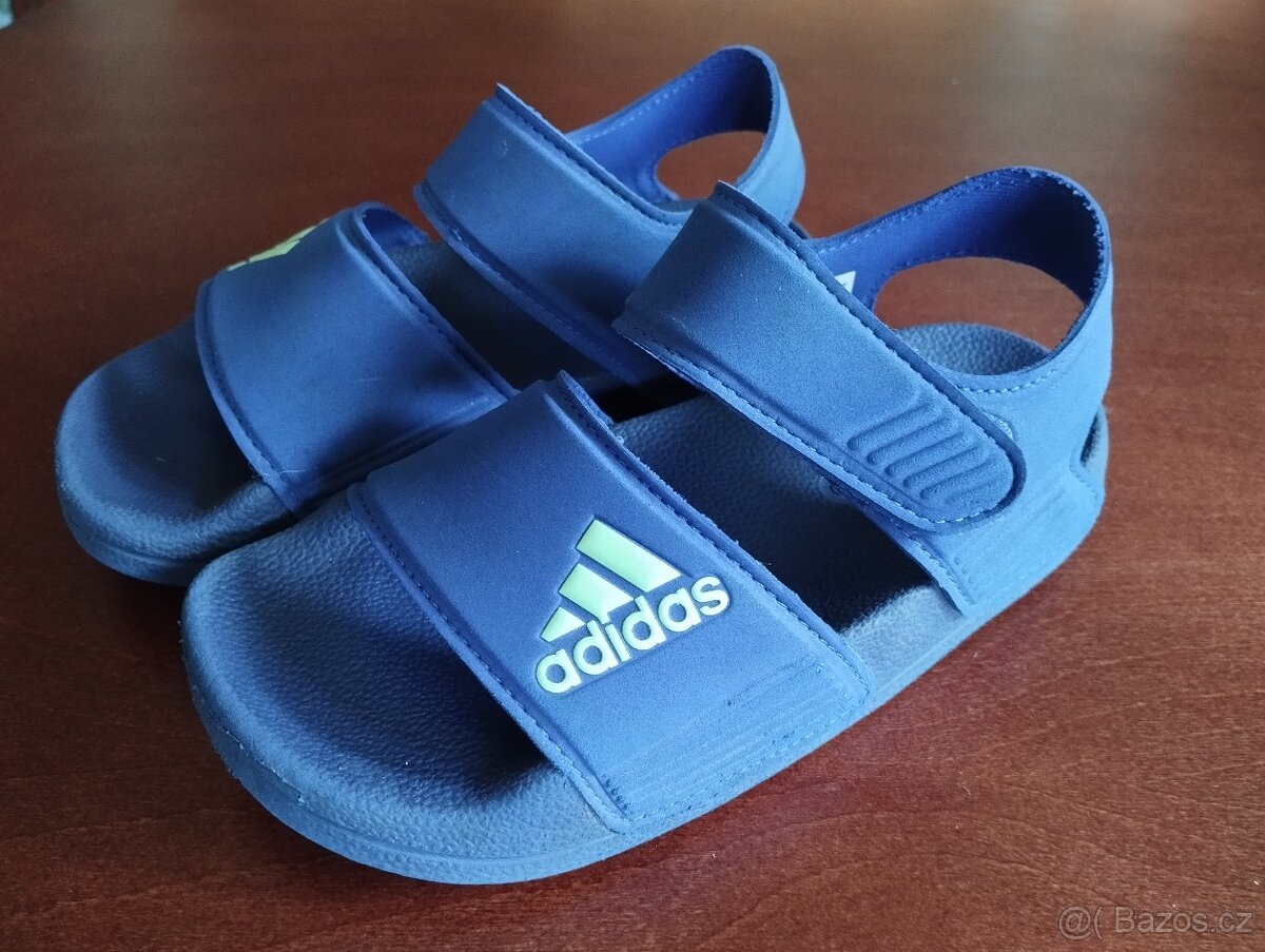 Sandálky Adidas - vel.28