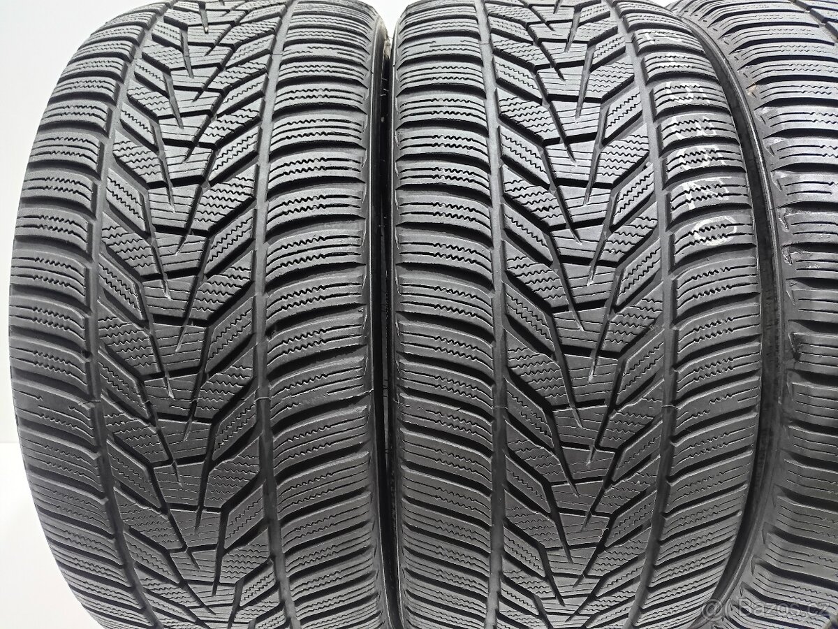 2ks zimní pneu 245/35/20 Hankook