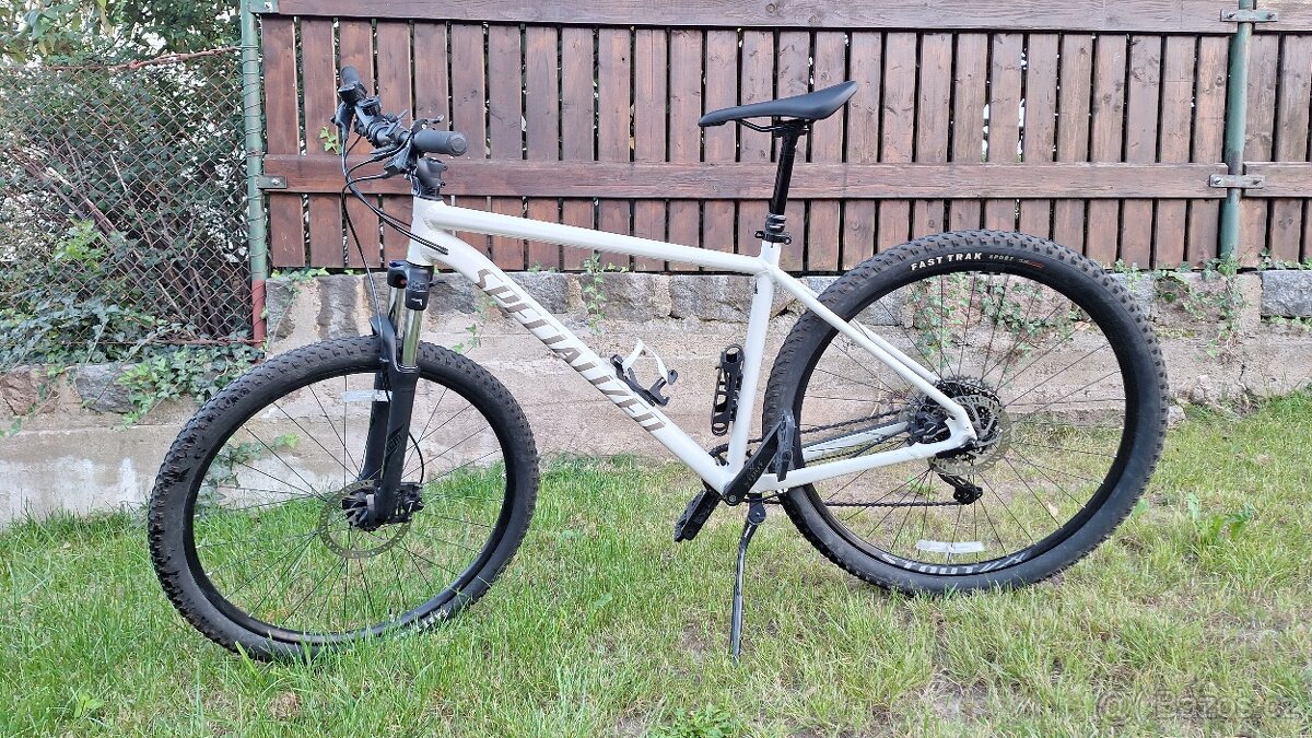 Specialized Rockhopper Comp s teleskopickou sedlovkou