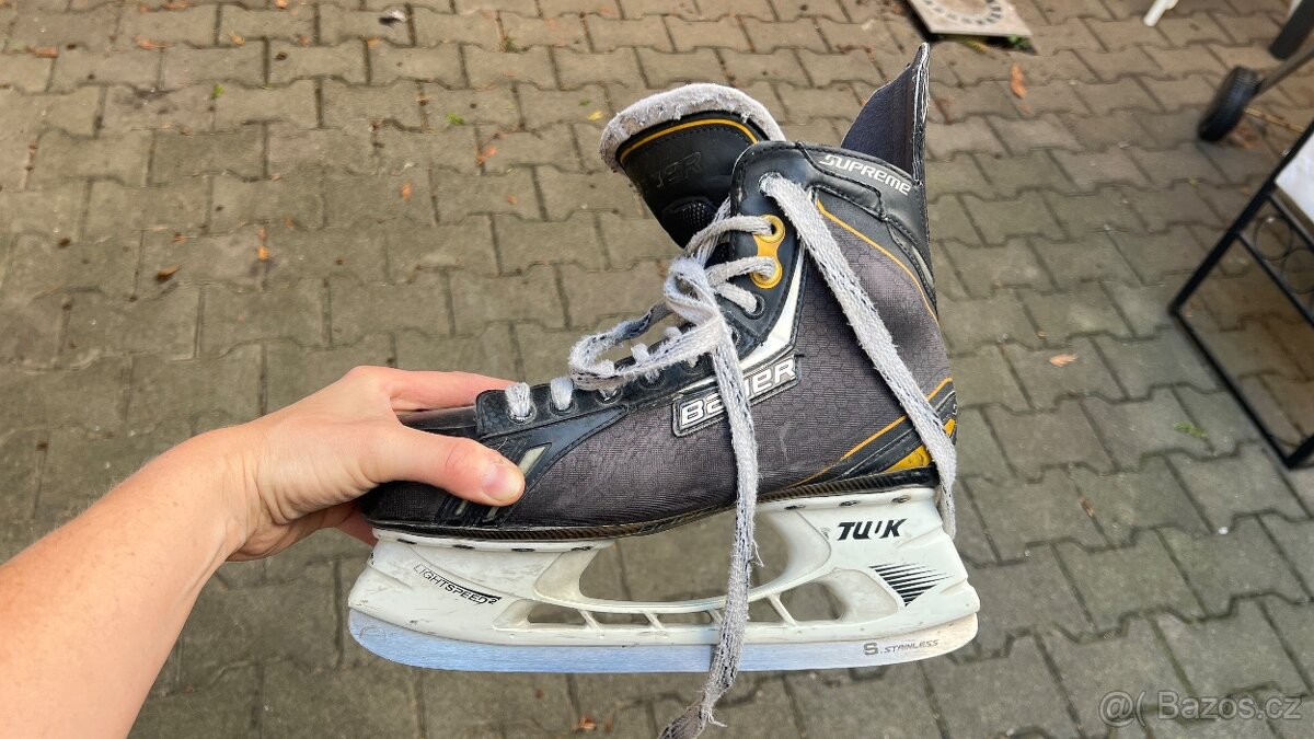Hokejové brusle Bauer Supreme – velikost EUR 43 / UK 8,5