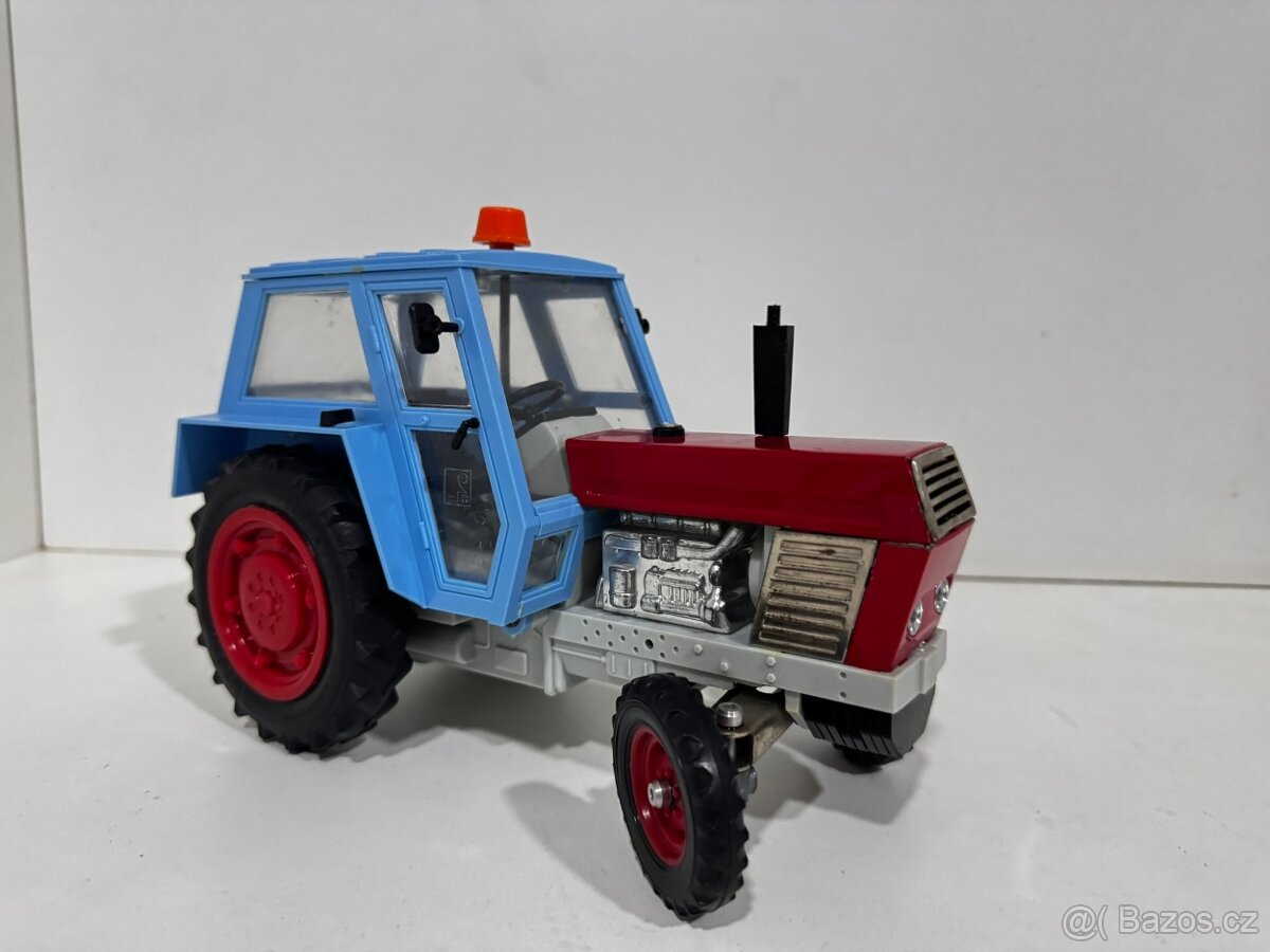KDN - stará hračka - TRAKTOR ZETOR CRYSTAL