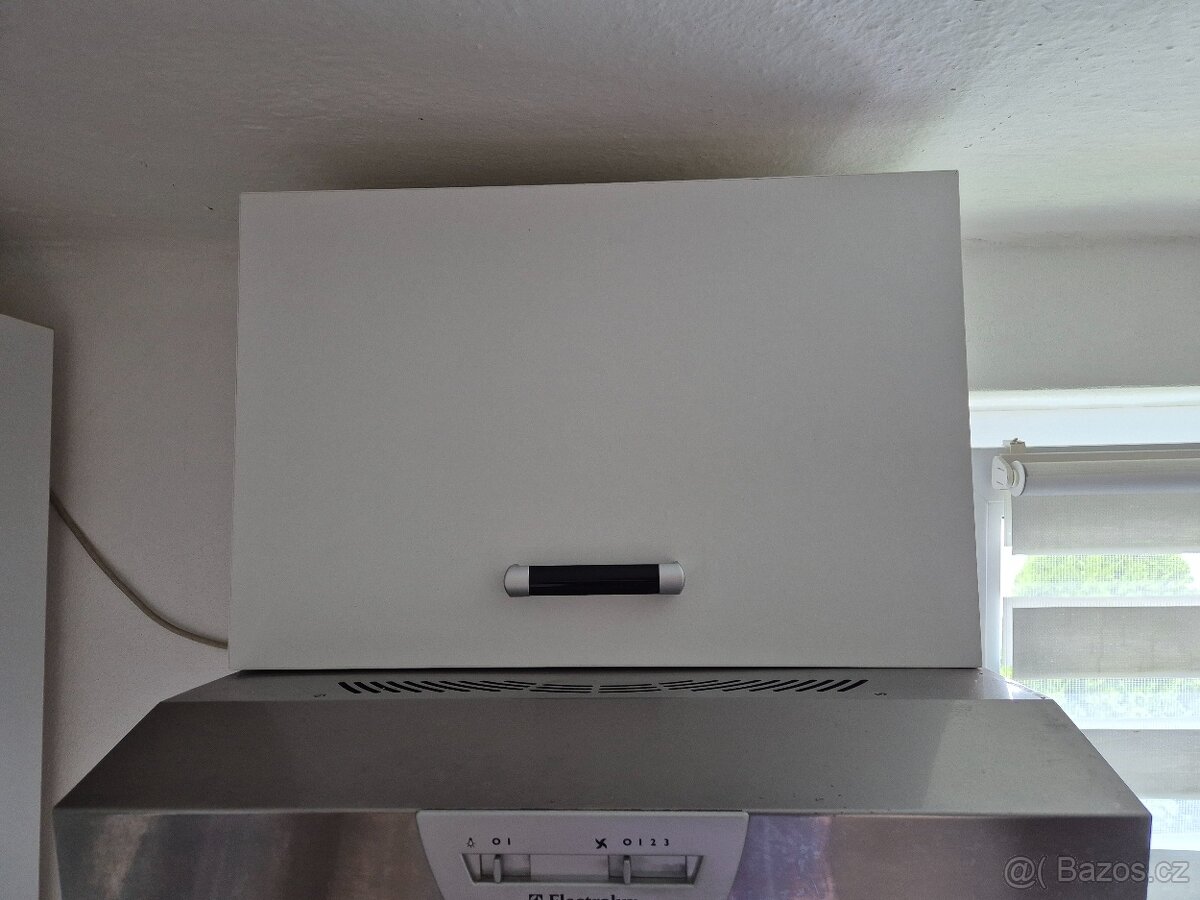 Skříňka nad digestoř