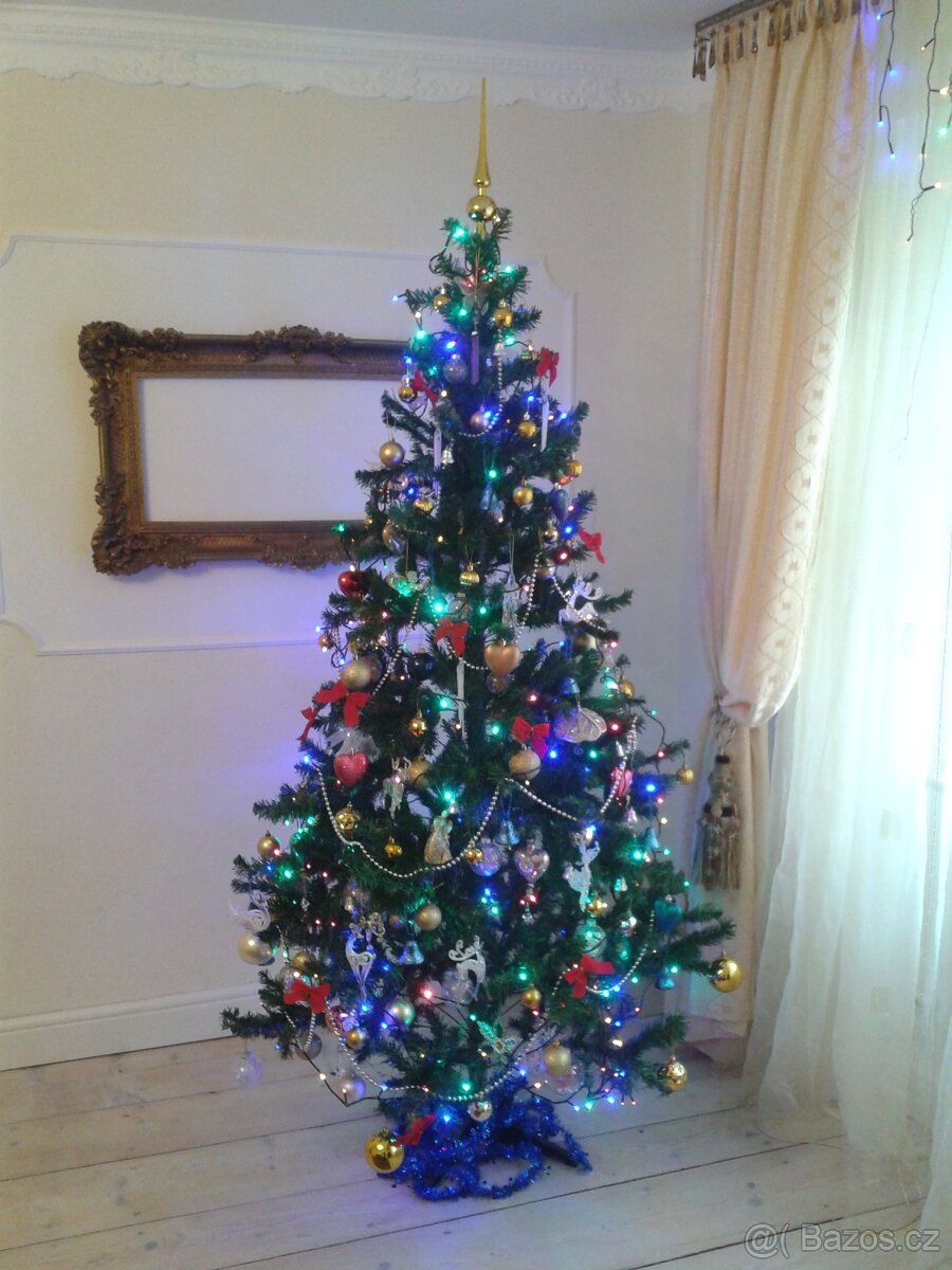 Vánoční stromeček 210 cm.