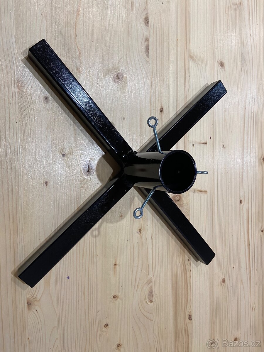 Stojan na vánoční stromeček