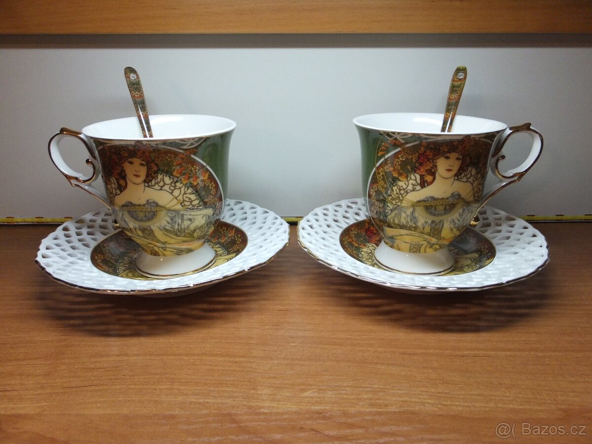 Krásný set, A. Mucha, značeno Queen Isabell.