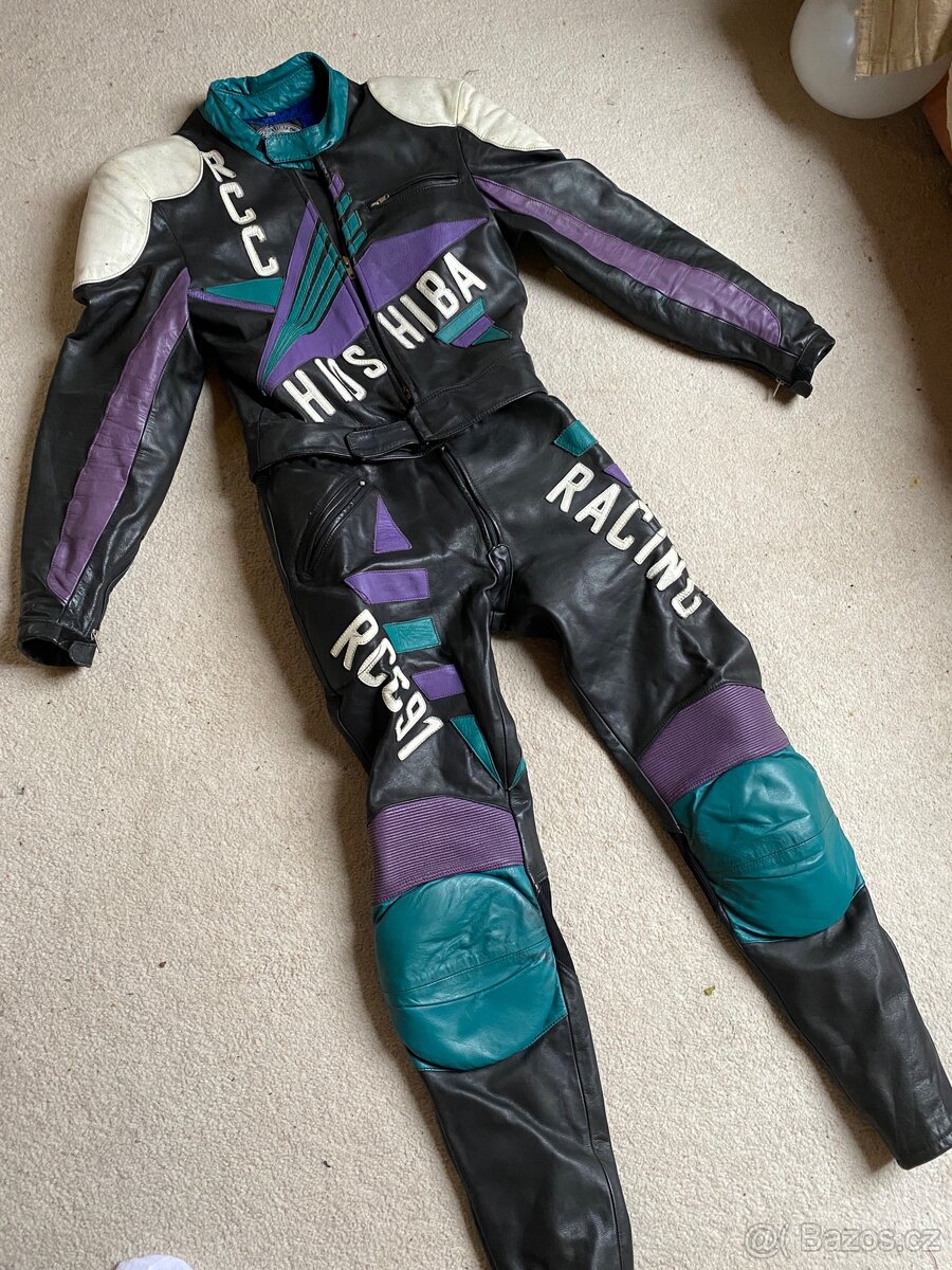 Motorkářská kombinéza