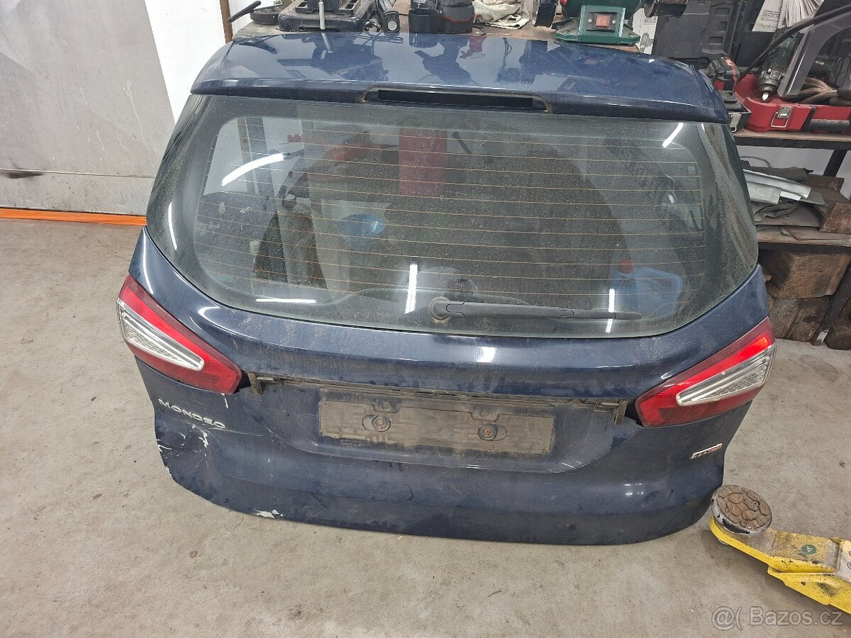 Mondeo zadni světla