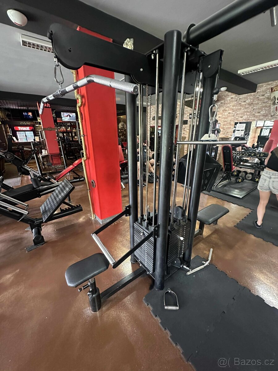 Osmistanicová posilovací věž – profesionální multifunkční st