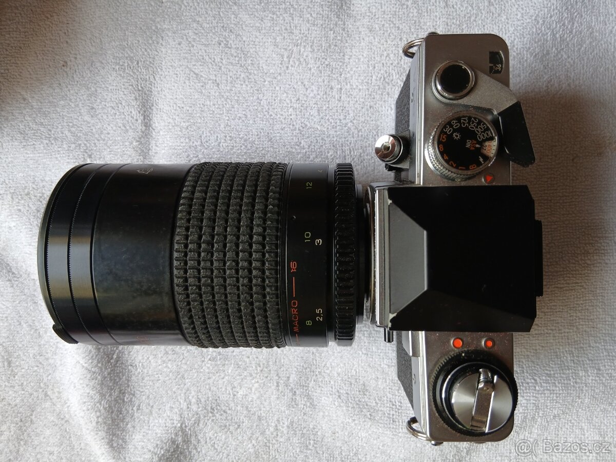 Fotoaparát Praktika Pentacon.