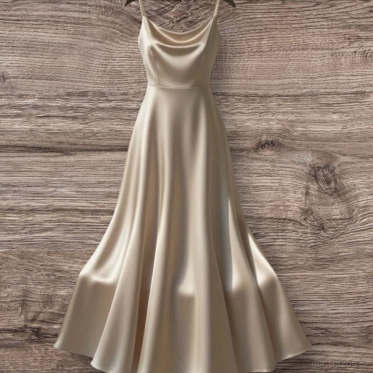 Krásné nové šaty