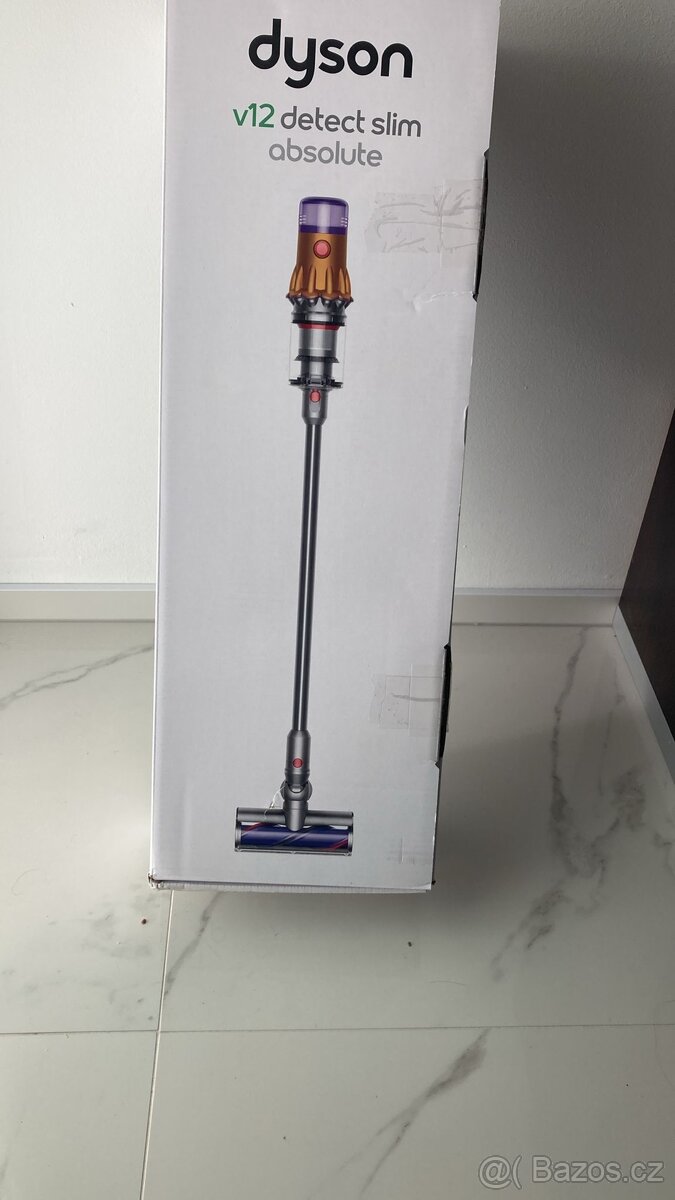 Dyson vysavač v12 detect