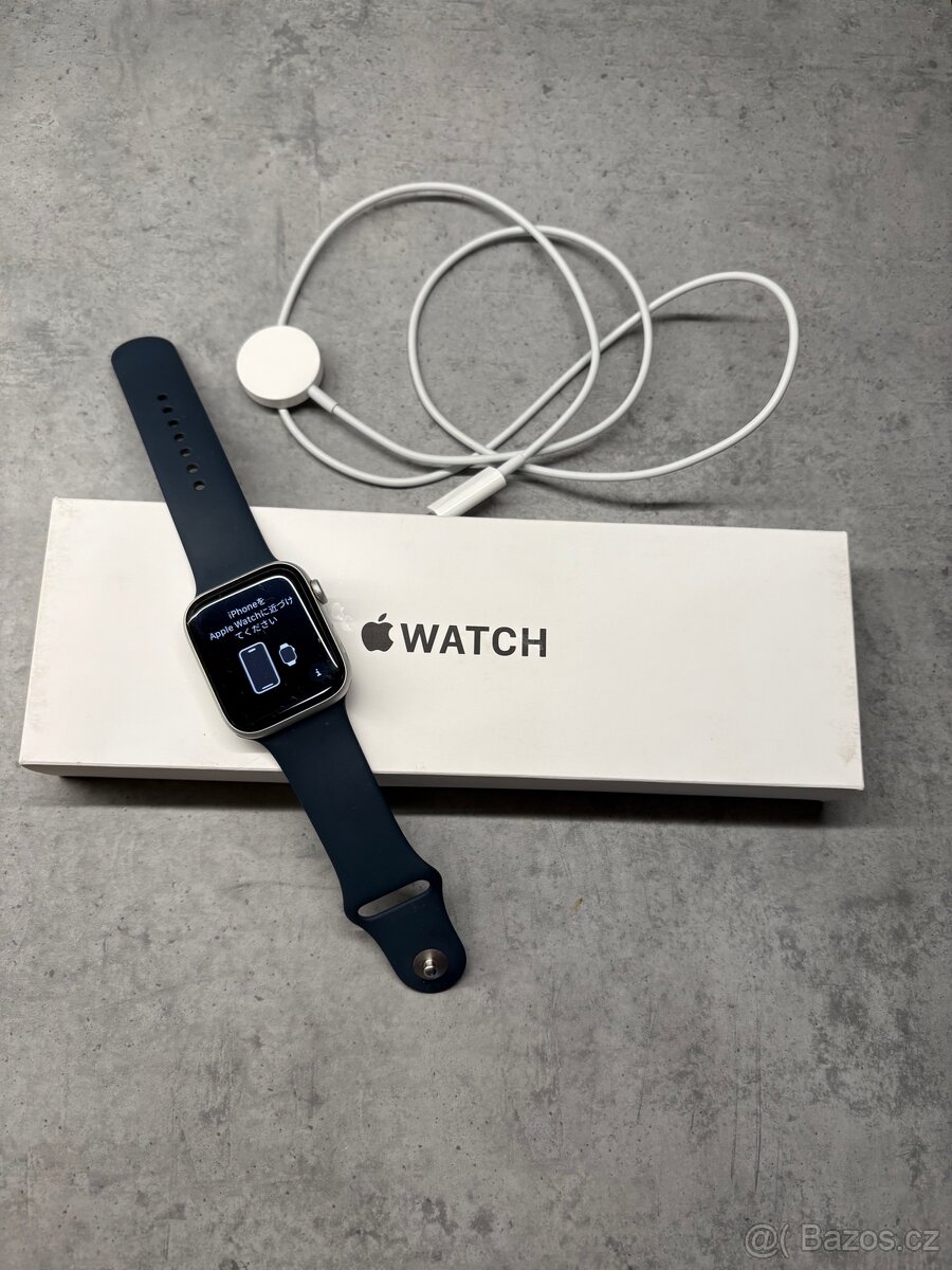 Apple Watch SE (2. generace) 44 mm