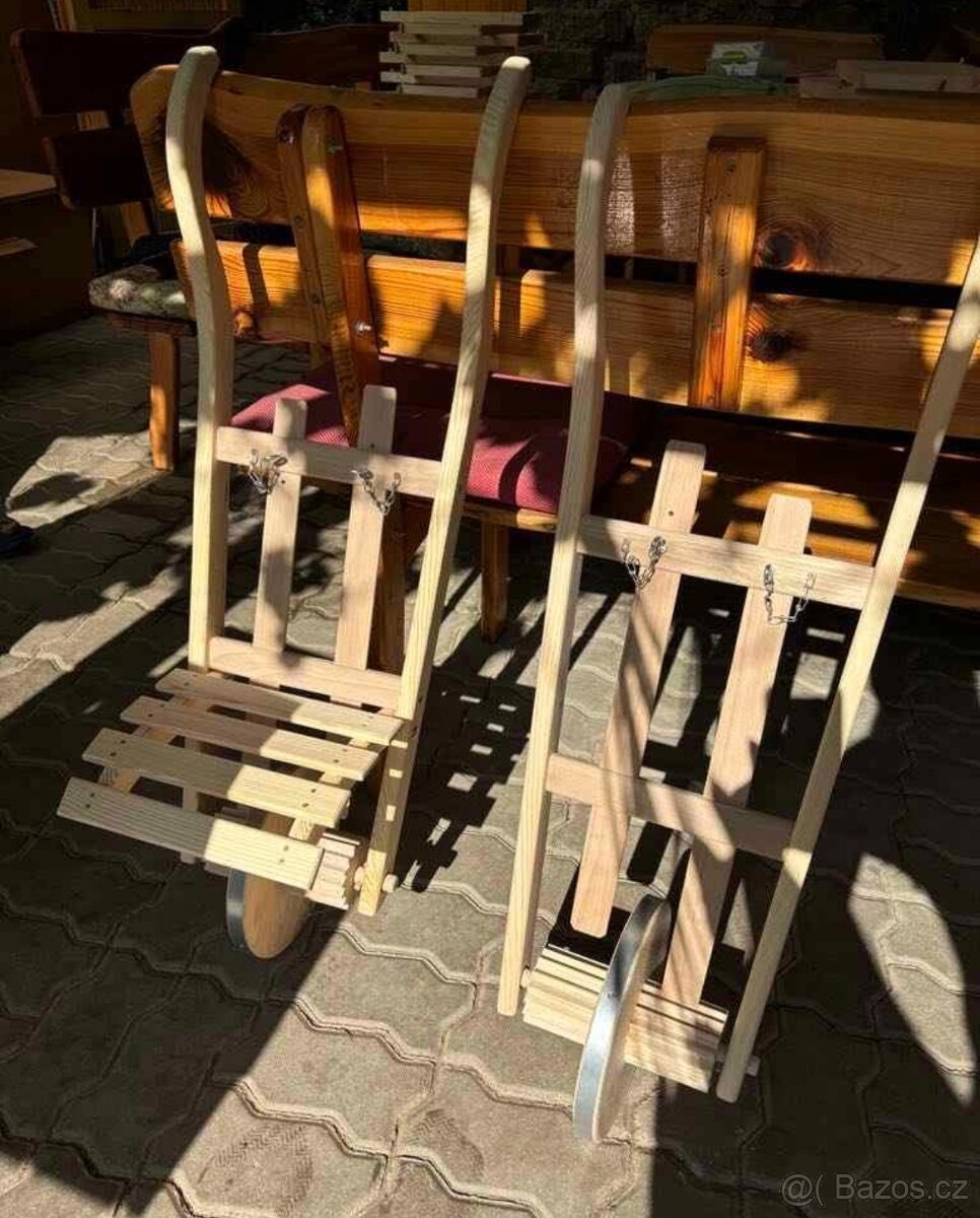 Velikonoční hrkací trakaře