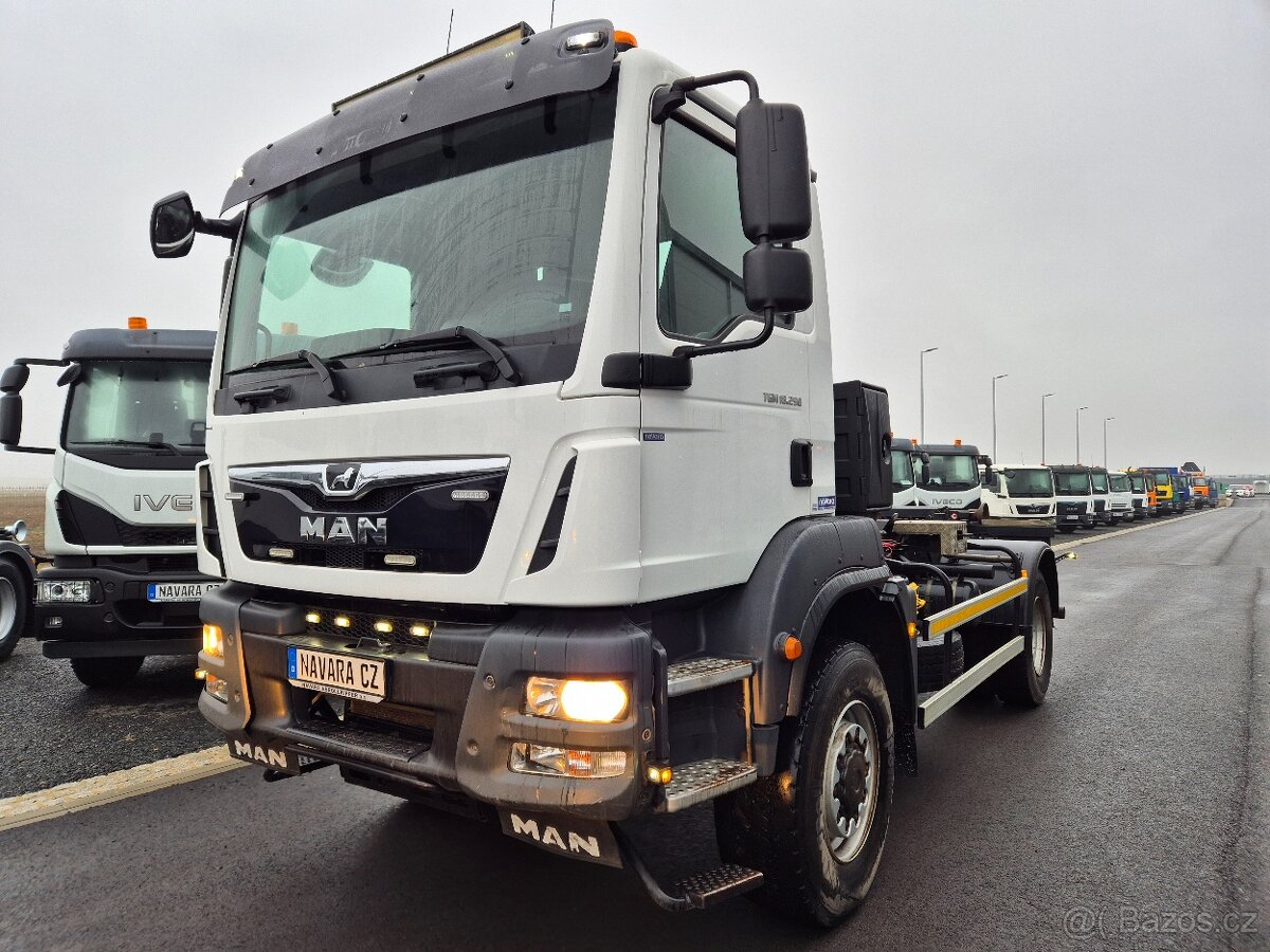 MAN TGM 18.290 4x4 NOSIČ KONTEJNERU