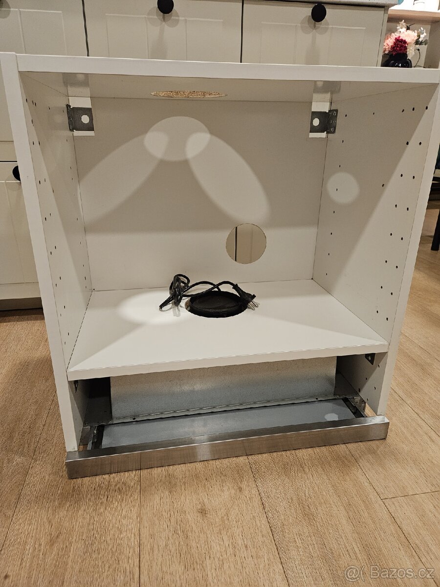 Ikea digestoř se skříňkou