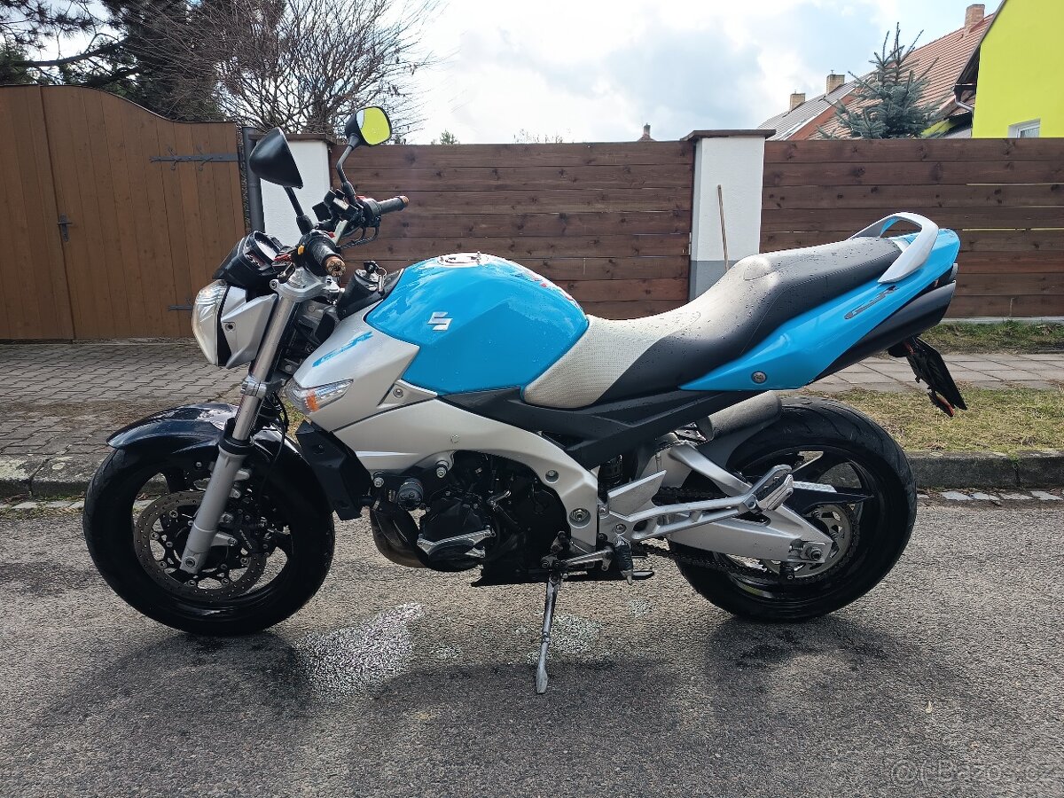 Suzuki GSR 600