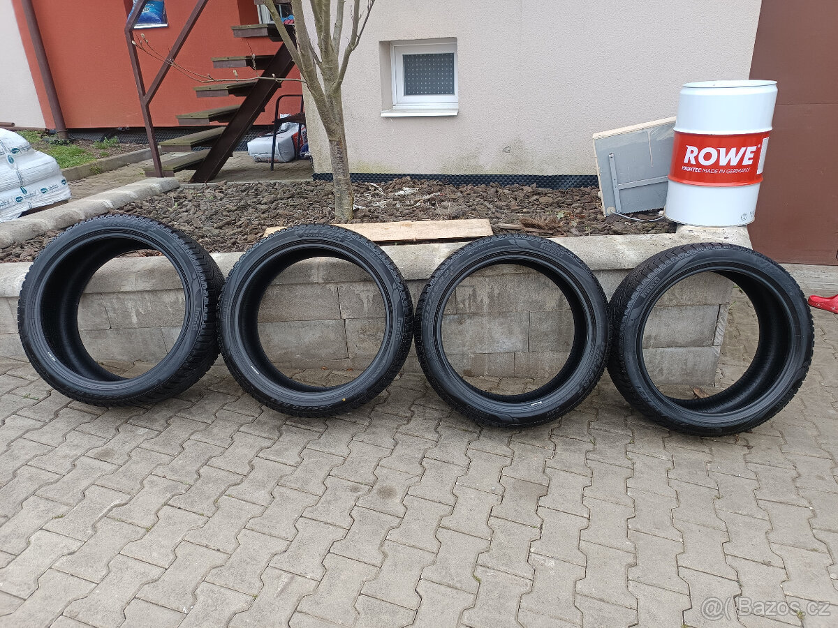 Prodám Pirelli scorpion winter2 r21 z Enyaq RS dvourozměr