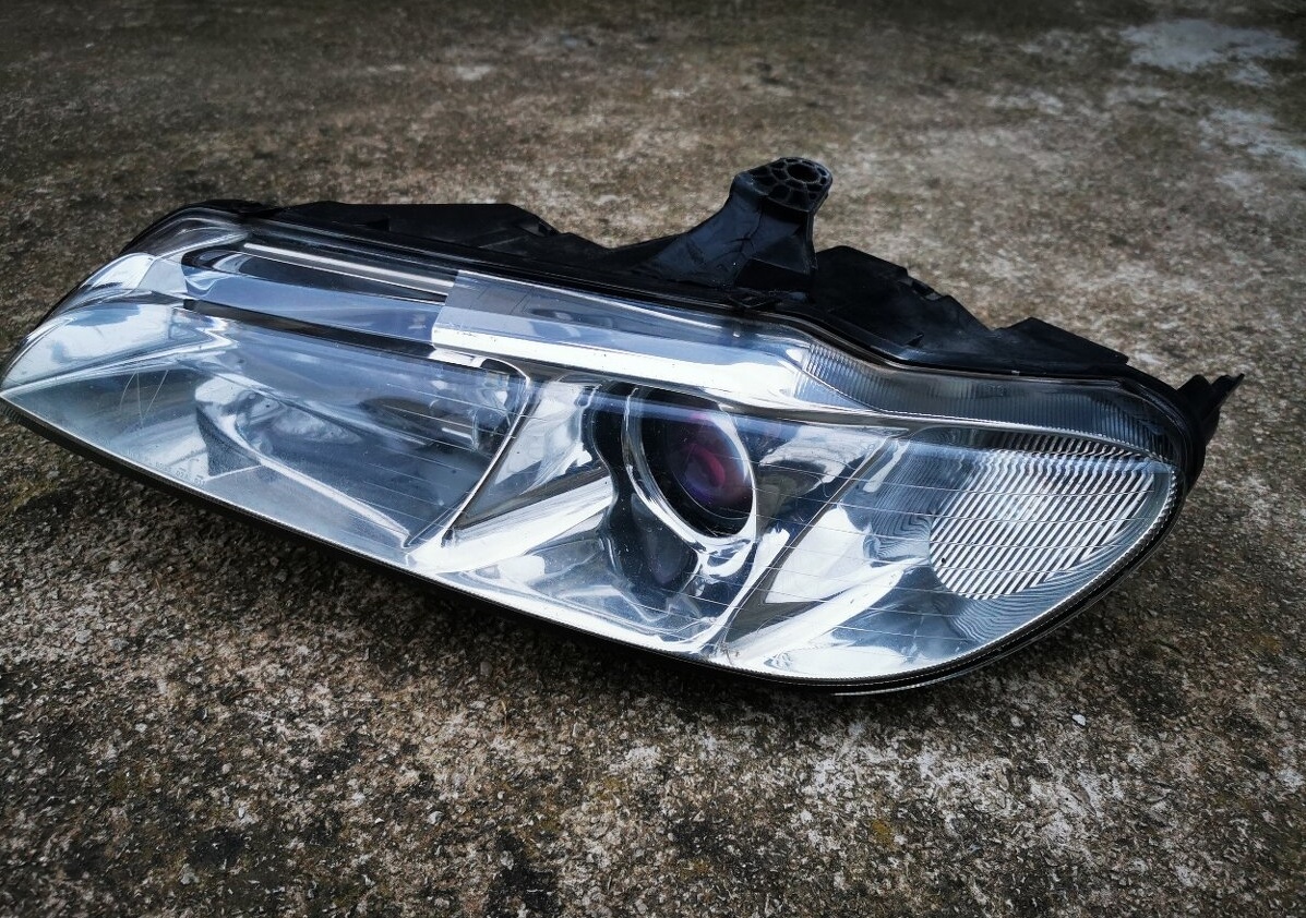 leve predni svetlo peugeot 406 coupe