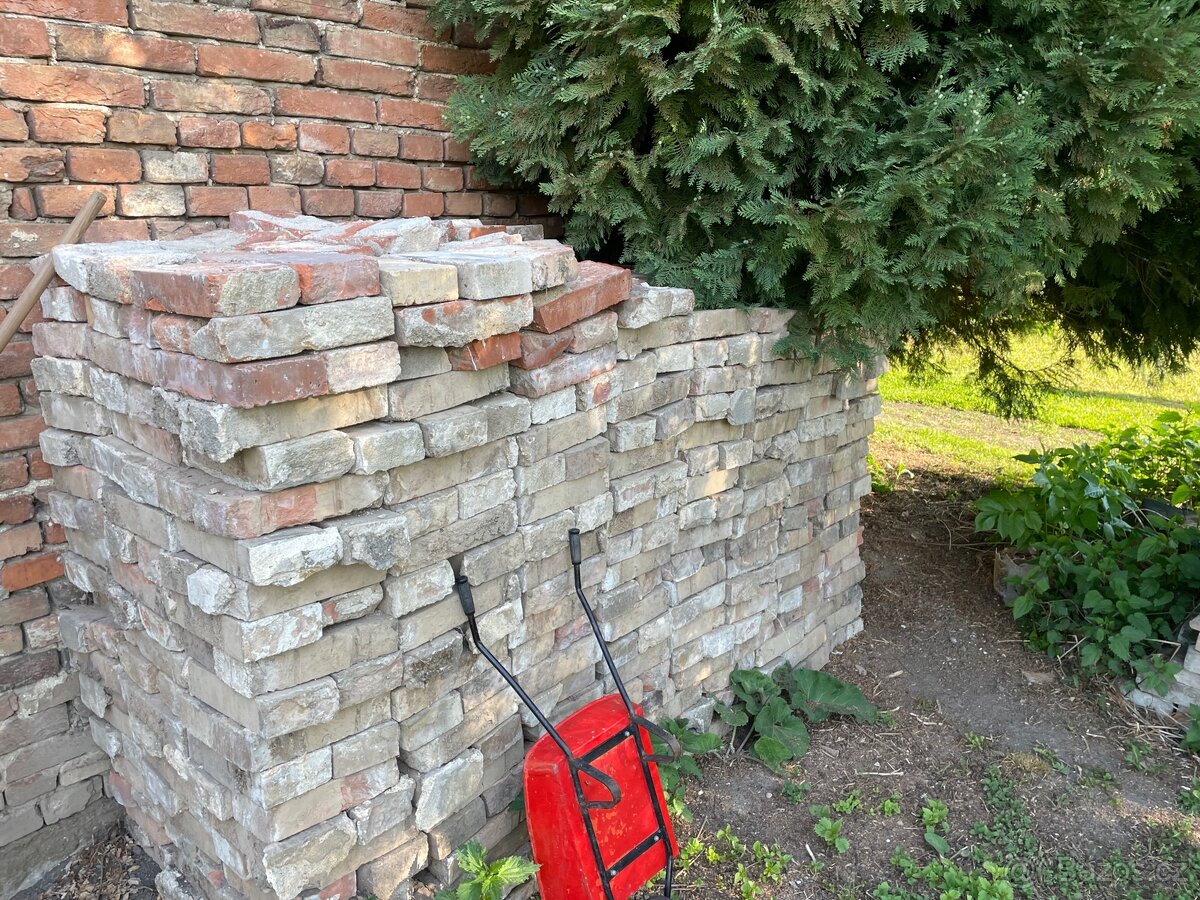 staré cihly