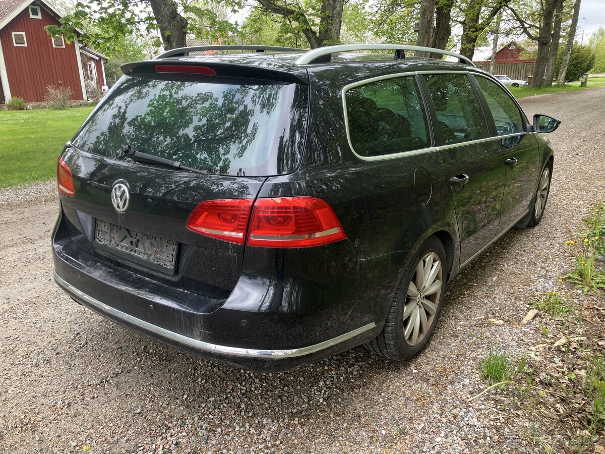 VW Passat B7 - Zadní nárazník LC9X - 3AF807421