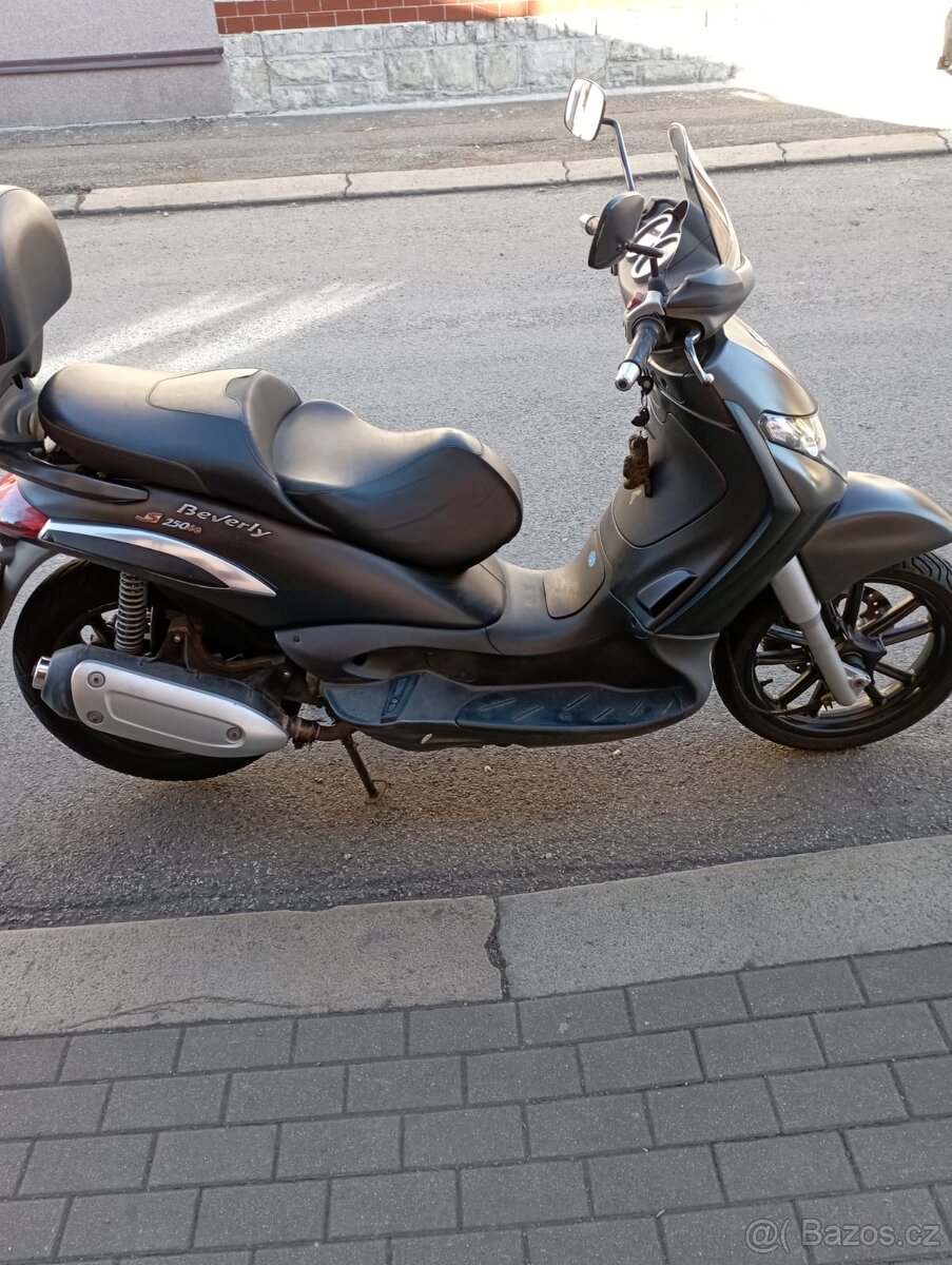 Piaggio Beverly 250