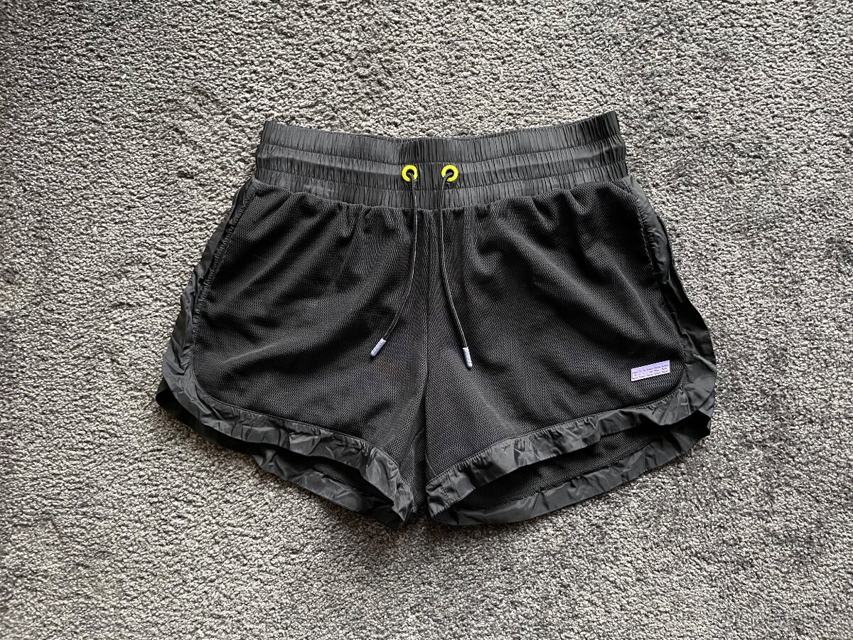 Kraťasy Guess