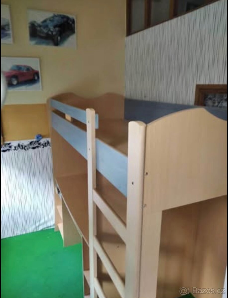 Palanda se stolem