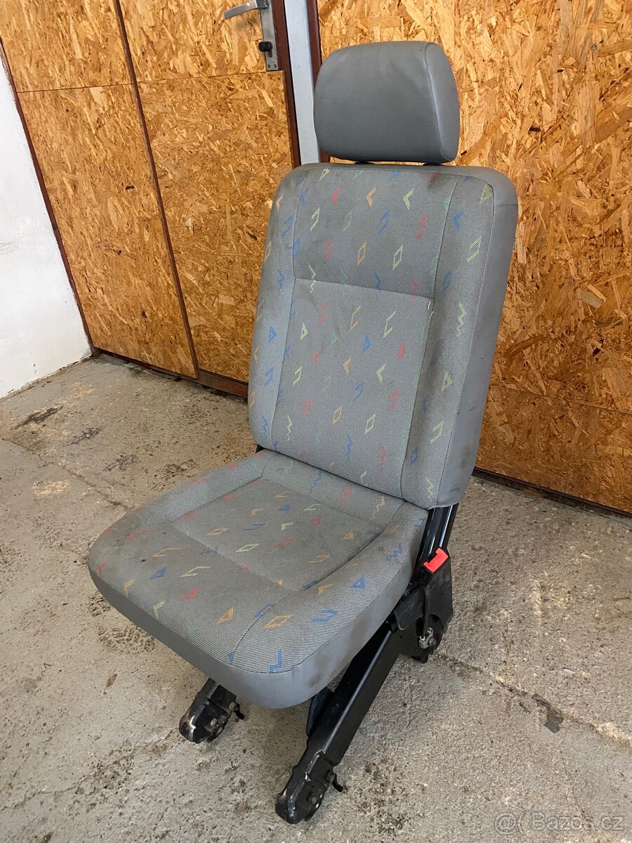 Prodám sedsčku do druhé řady (sklápěcí) VW Transporter T5 T6