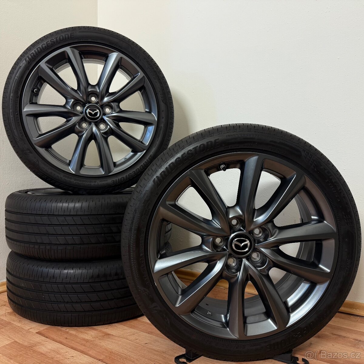 MAZDA 3 5x114,3 R18 ET45+LETNÍ 215/45R18 7,5mm