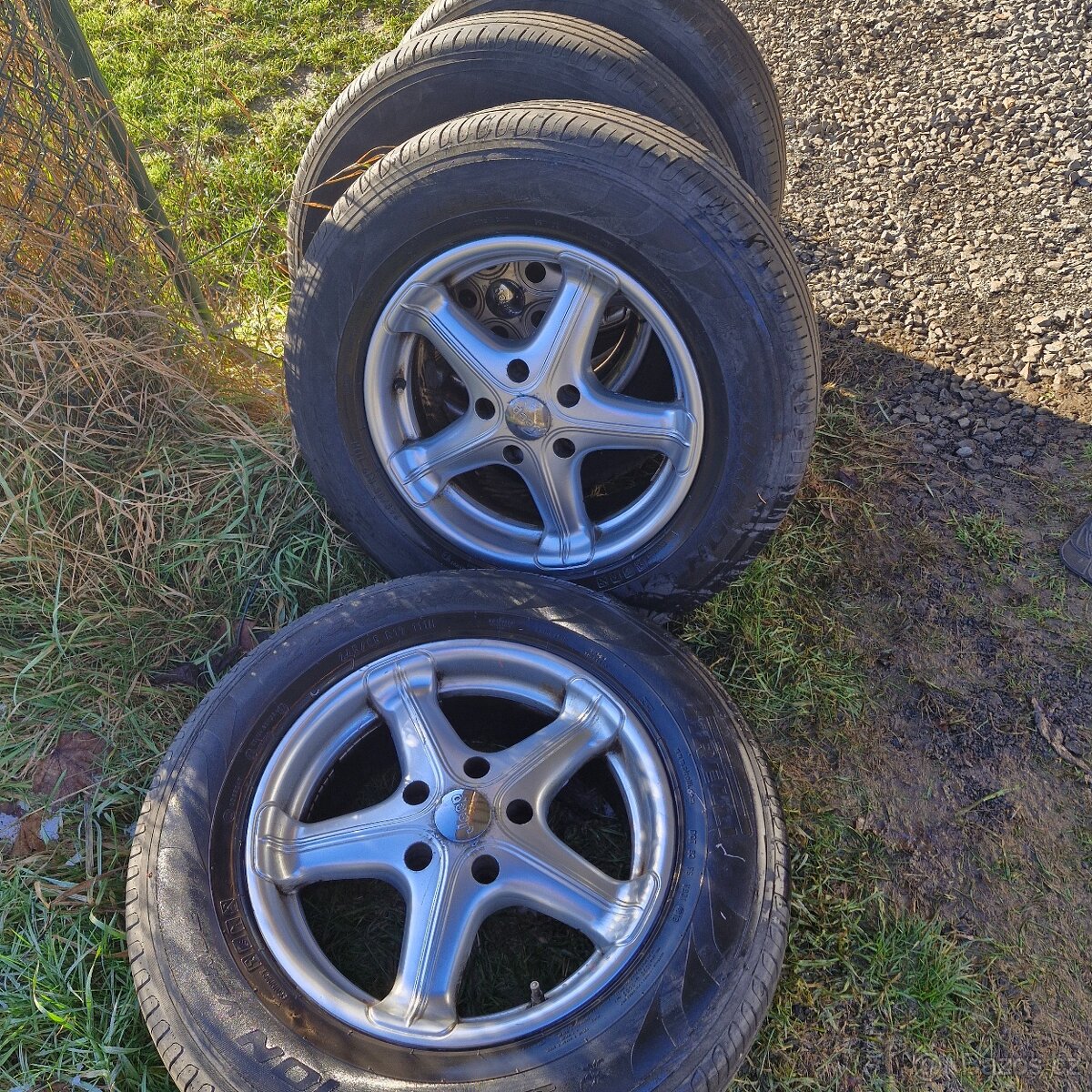 Letni kola Jeep WK