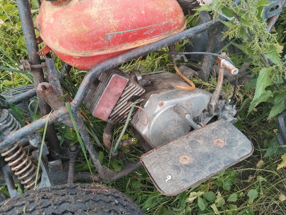 Hledám motor