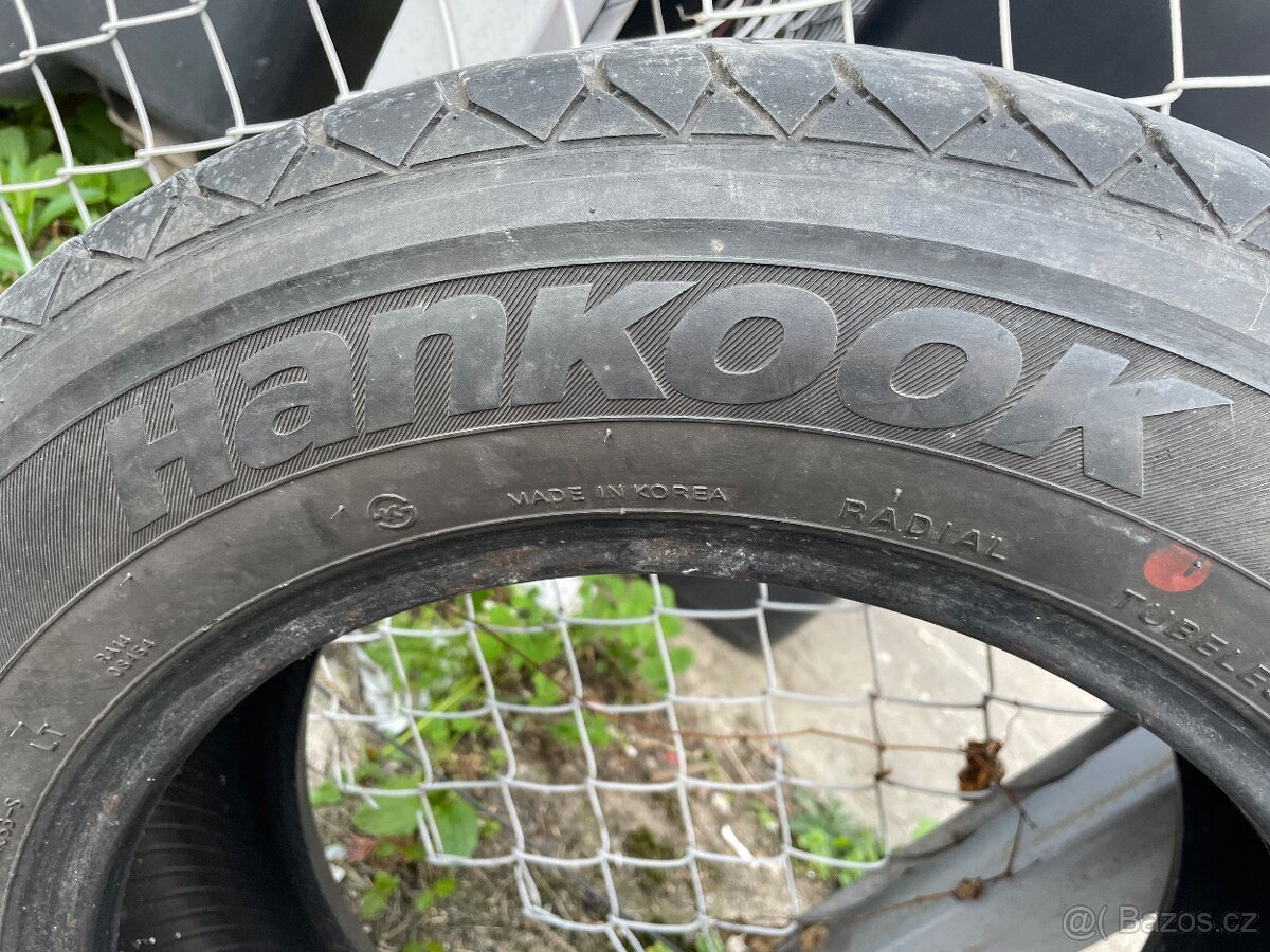 Pneu Hankook.