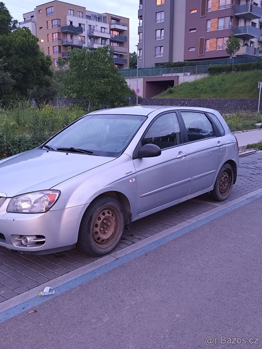 Kia Cerato 1.5CRDI 16V 75Kw Nová STK