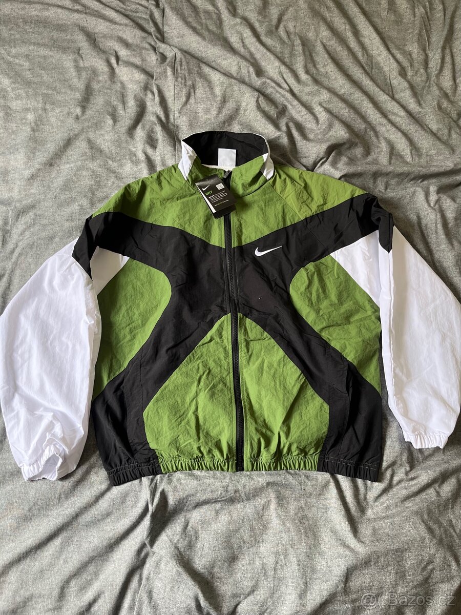 Zelená větrovka Nike Windbreaker