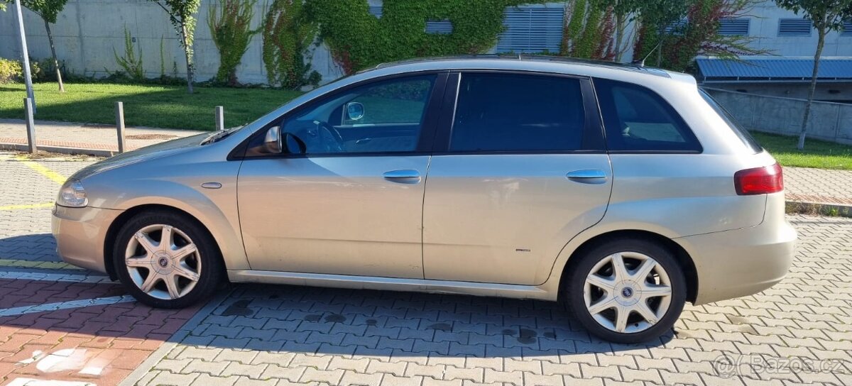 Komfortní Fiat Croma 1.9 JTD 110 kW, automat, 2005