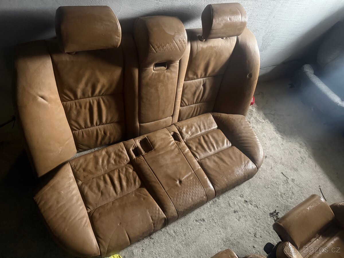 BMW e60 e61 interiér sedačky -