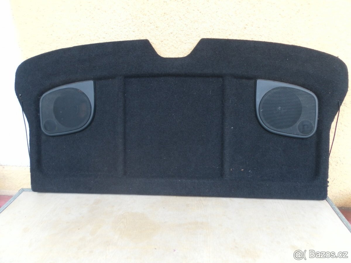 Kryt kufru na Peugeot 306 s reproduktory
