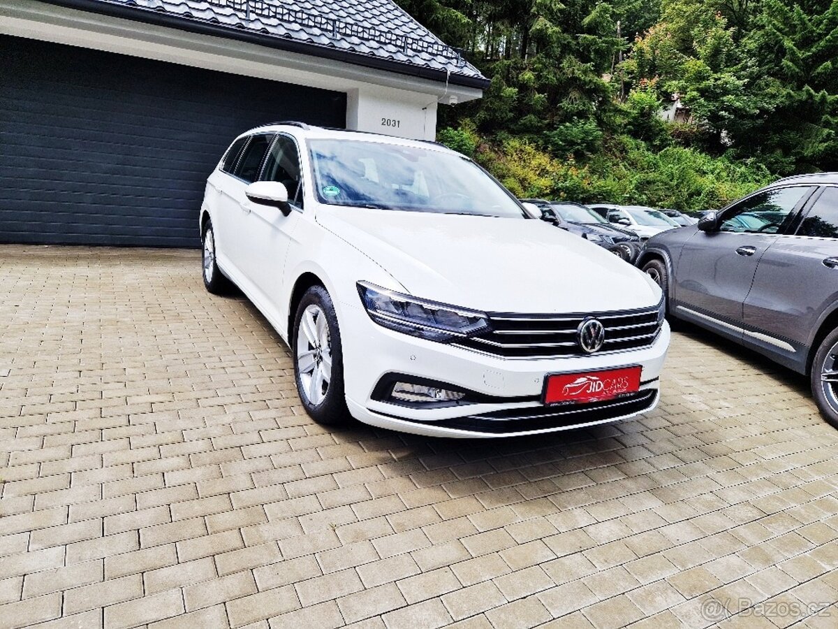 VW Passat Business, 2.0 TDi (140 kW), 129 tis. km, LED,tažné