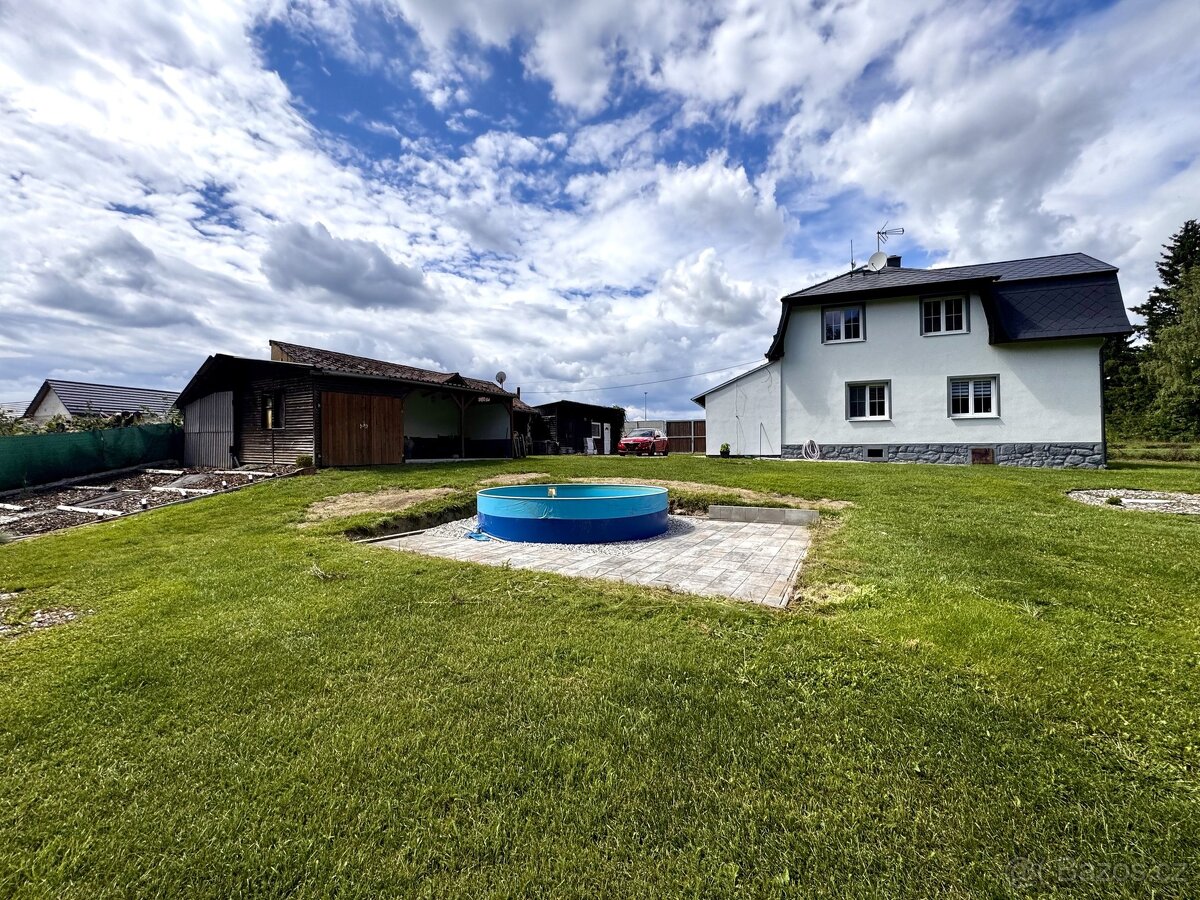 RD 7+kk (užitná plocha 250 m²), letní kuchyň, kolna, pergola