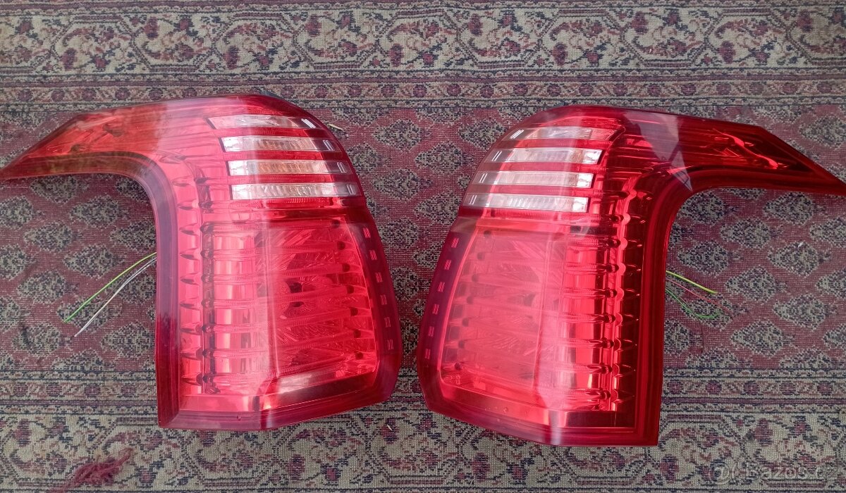 Zadní světla Peugeot 5008