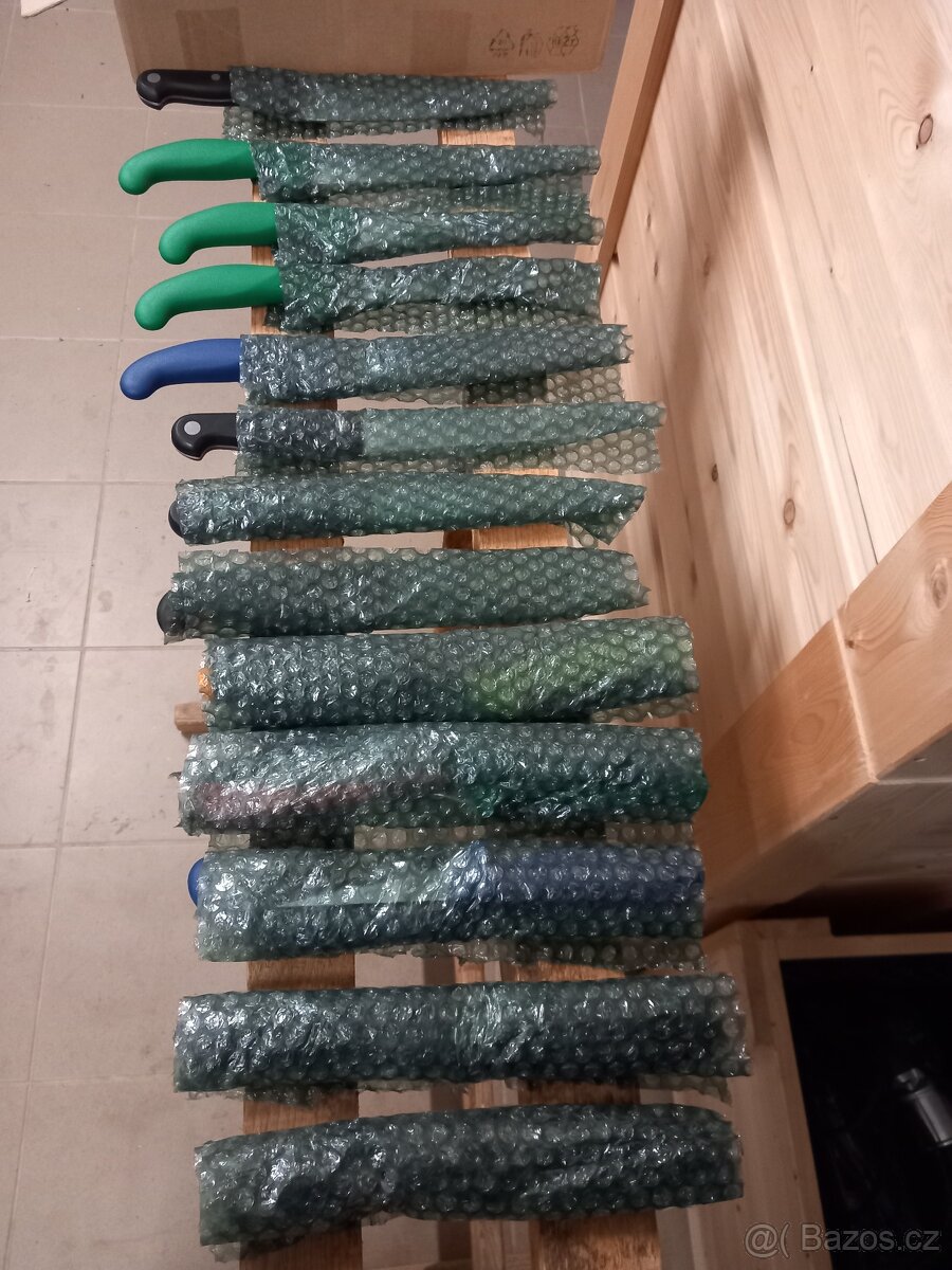 Nože, nůžky, sekery