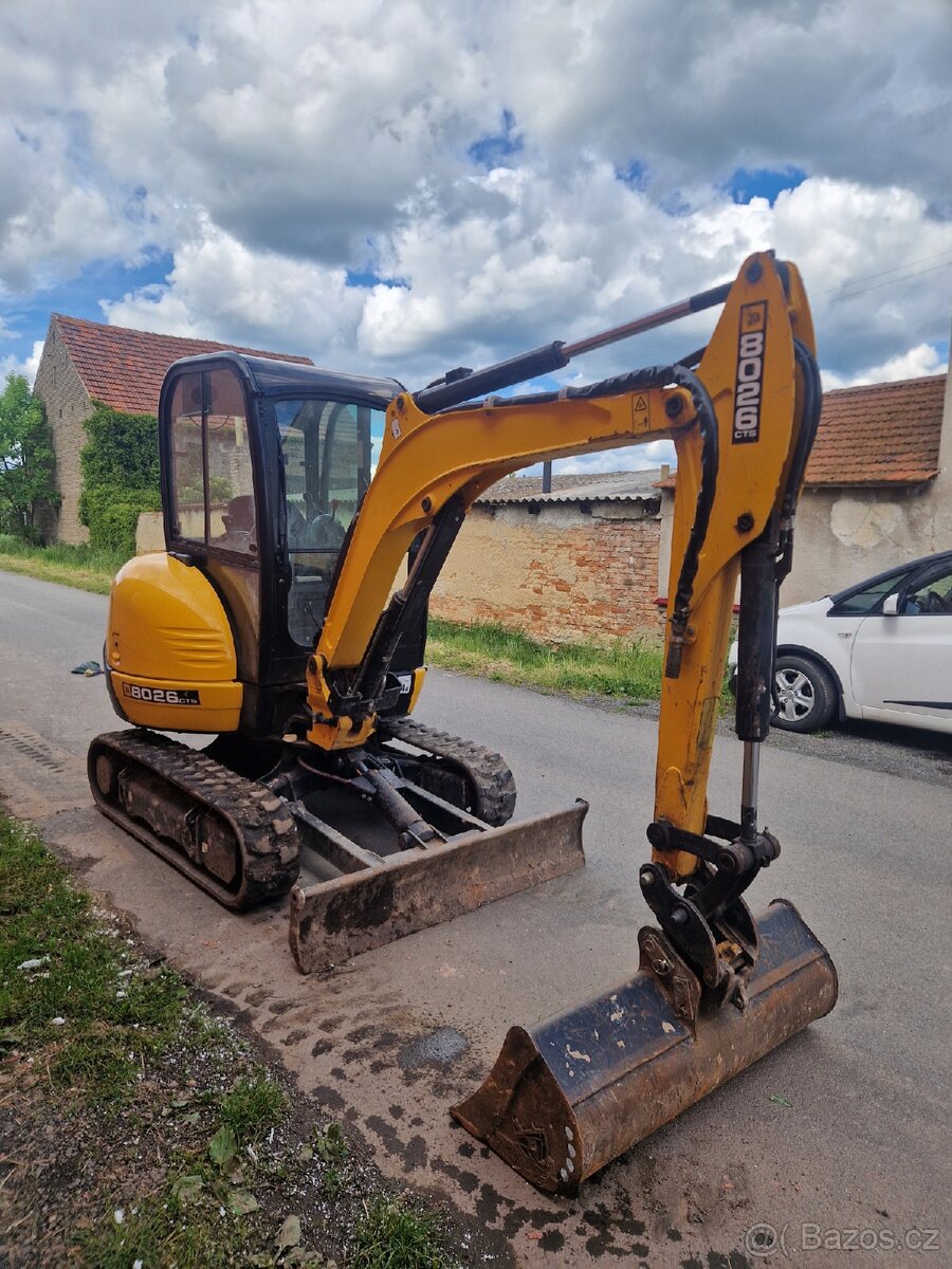 PRODÁM MINIBAGR JCB 8026 CTS R.V 2023